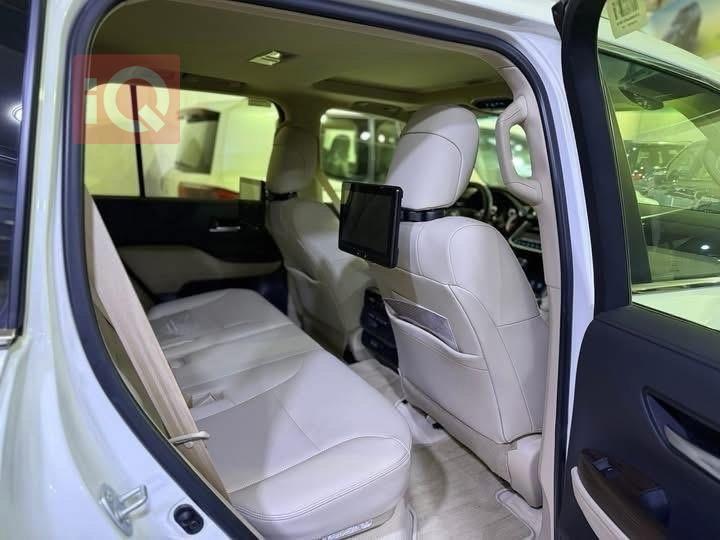 https://cdn.iqcars.io6f10b5ed-0a20-4f2e-8024-10ccff84d858_5.jpg